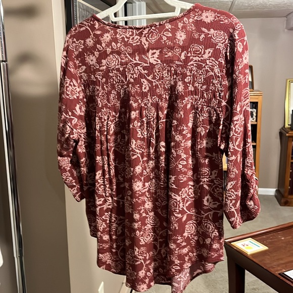 Torrid Floral Rose Table Boho Gauze Smocked VNeck Top Torrid Size 0 / Large - Picture 3 of 12